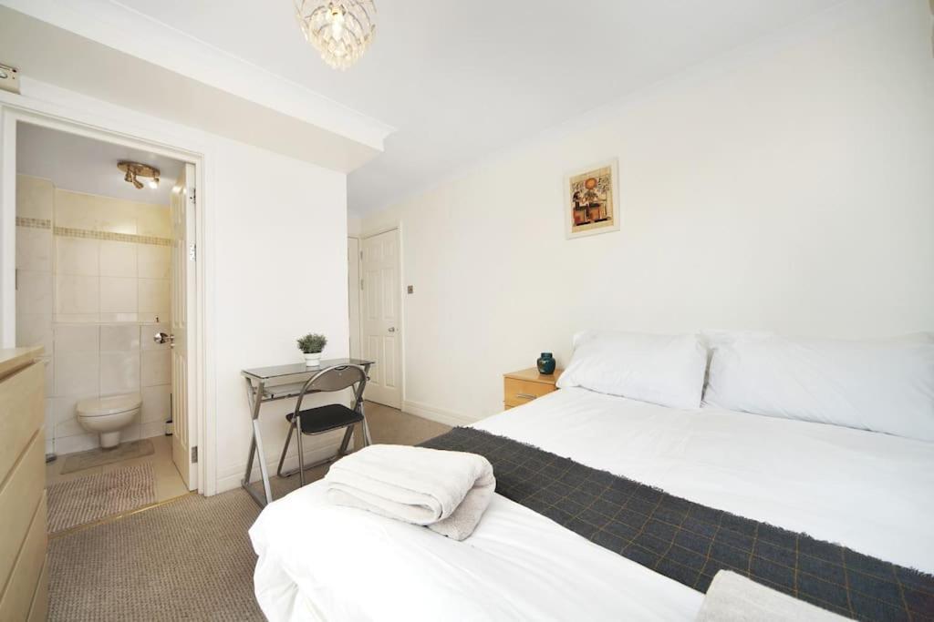 Apartment Stunning 4-bed