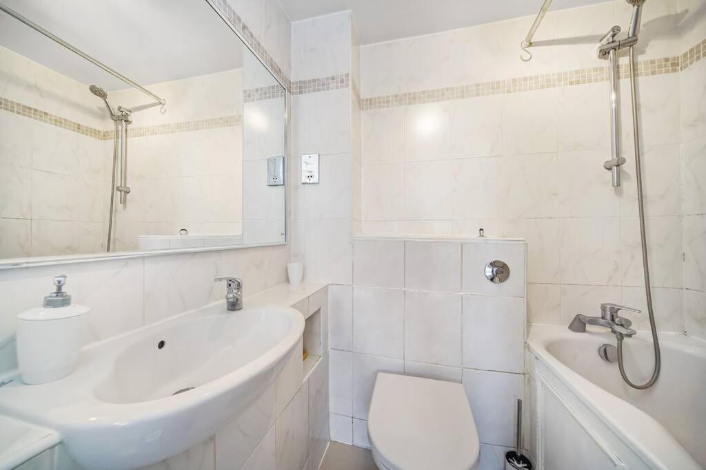 Stunning 4-bed Apartment London