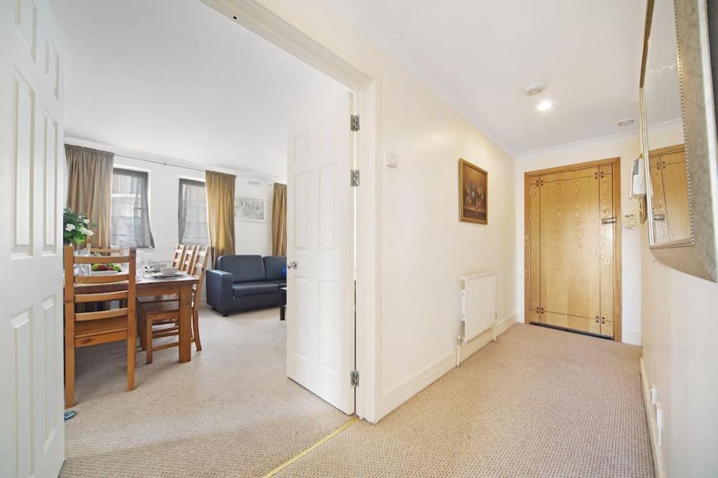 Stunning 4-bed * London